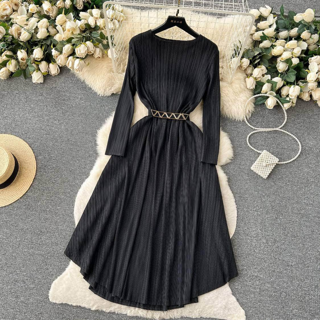 Round Neck Long Sleeves Pleated Maxi Dress MAX SIZE / Black