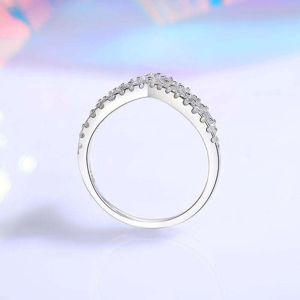 S925 Sterling Silver Curved V-Shape Lab Diamond Band Ring