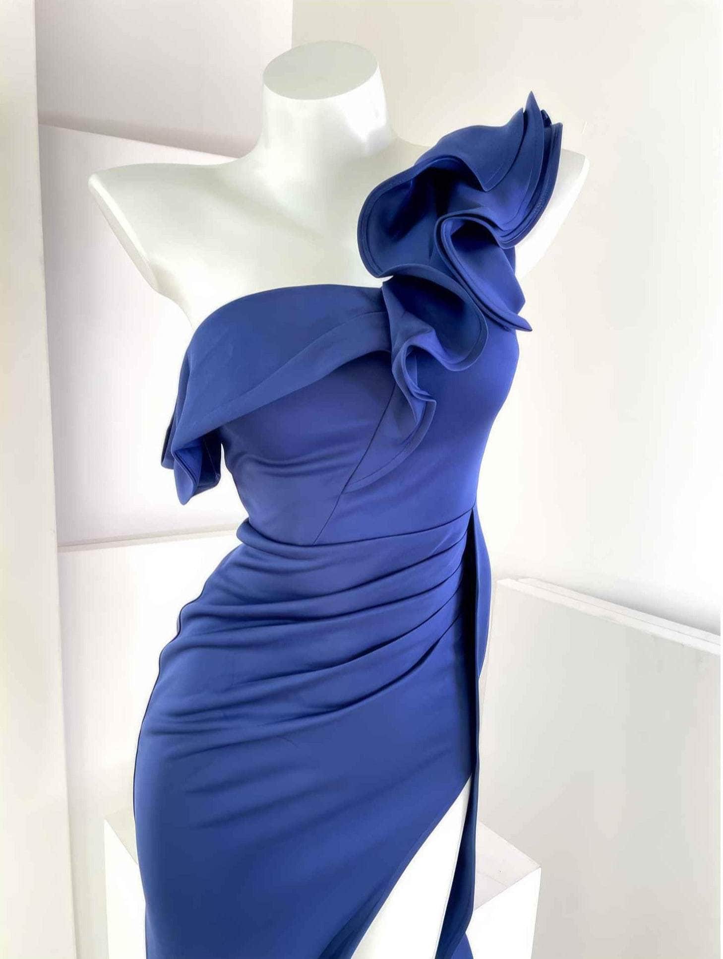 Side-Slit Ruffled One-Shoulder Mermaid Dress S / Blue