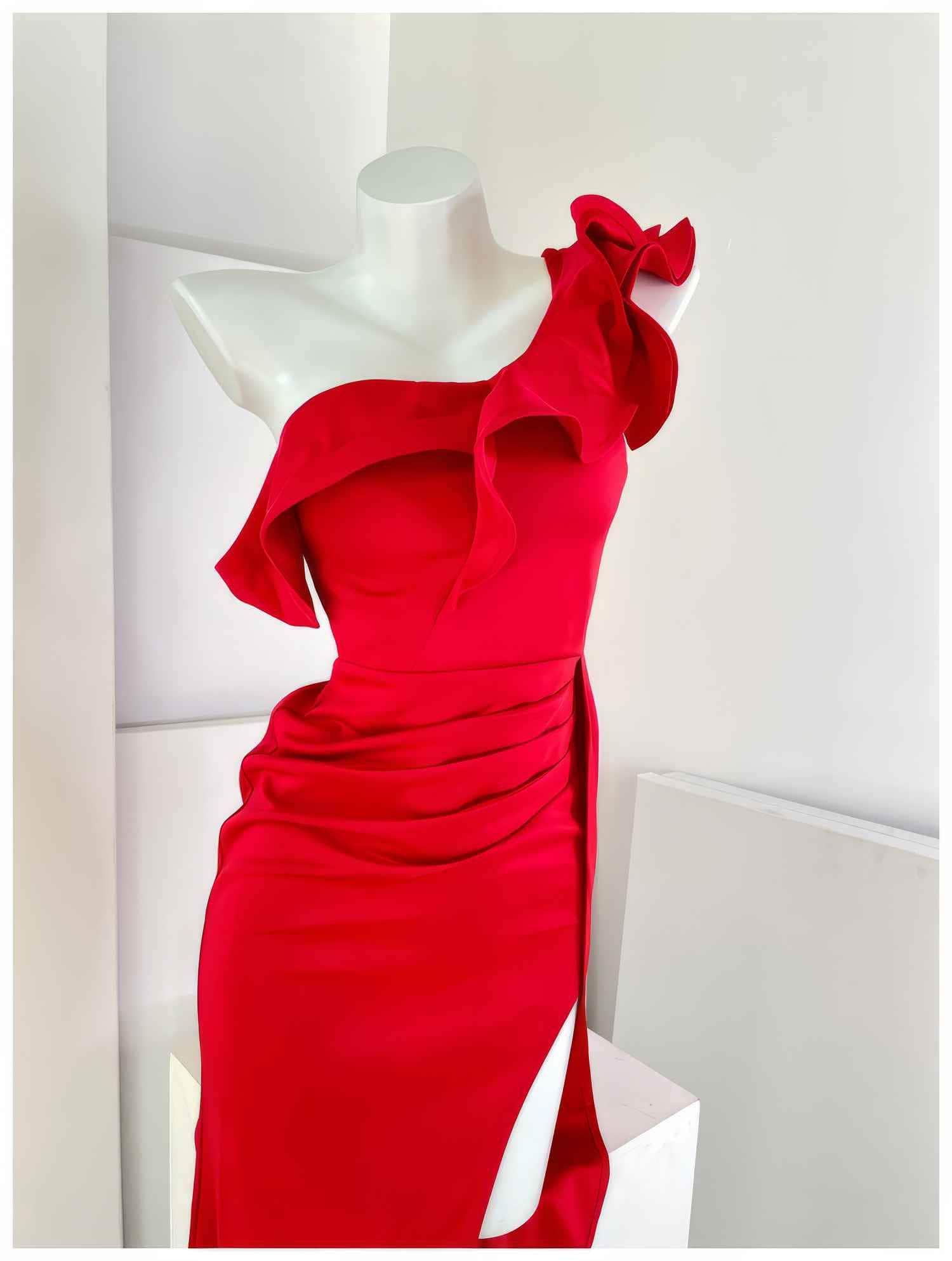 Side-Slit Ruffled One-Shoulder Mermaid Dress S / Red