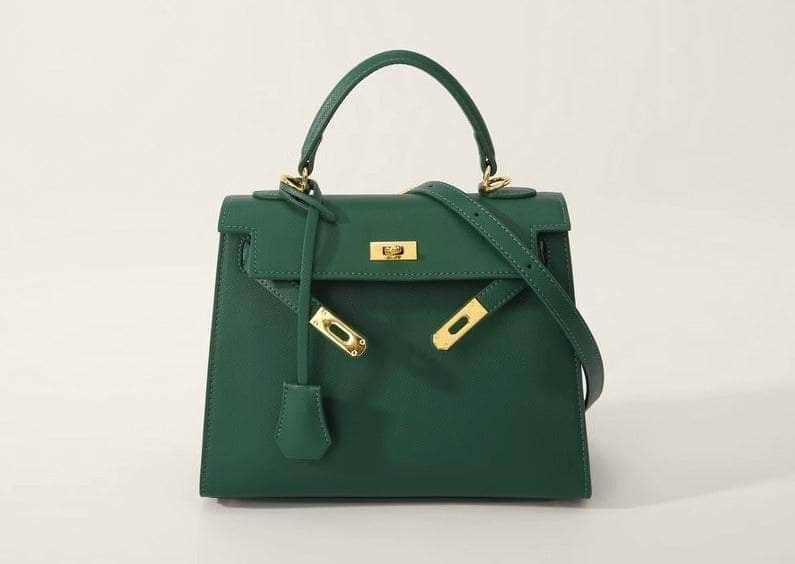 Sleek Leather Handbag with Shoulder Strap Green