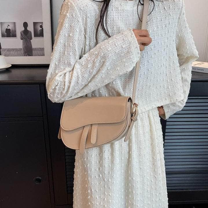 Sleek Saddle Shoulder Bag