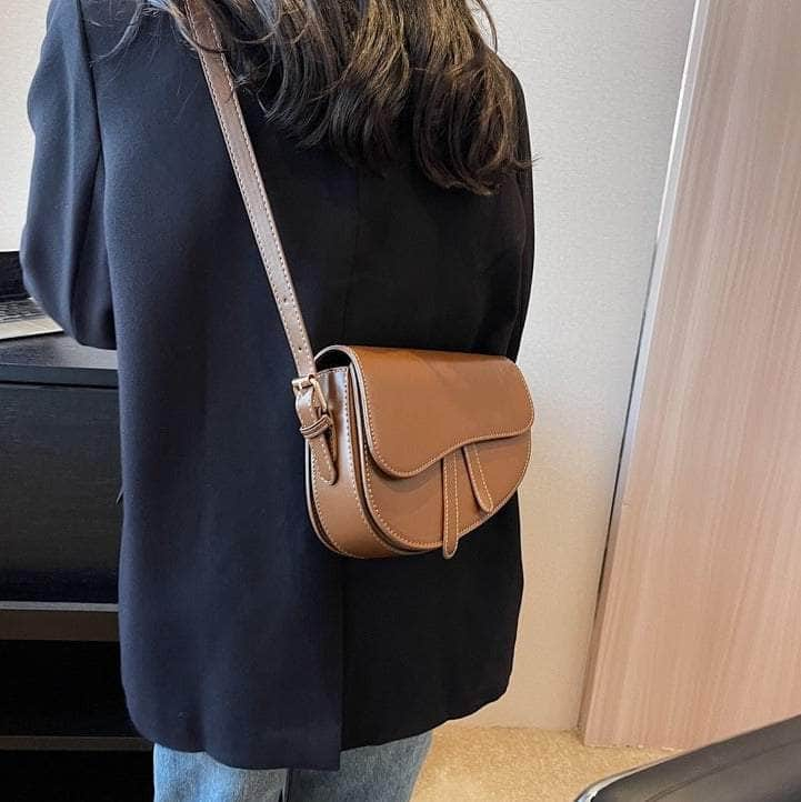 Sleek Saddle Shoulder Bag