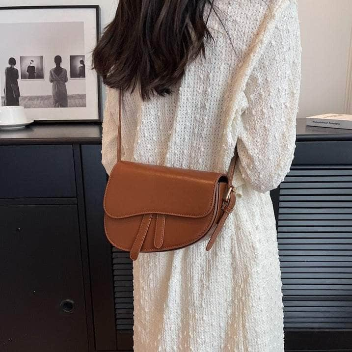 Sleek Saddle Shoulder Bag