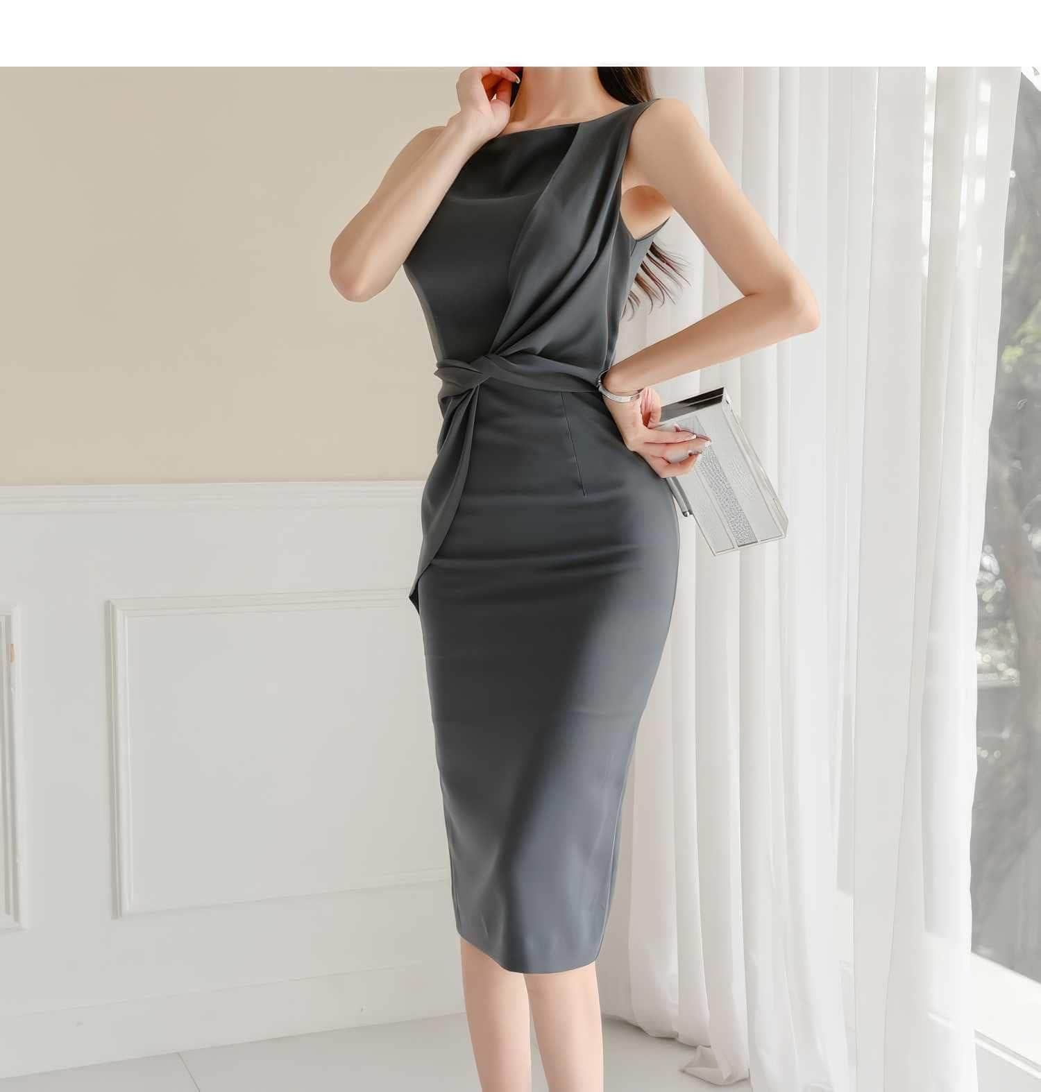 Sleeveless Knot Detail Slim Fit Dress