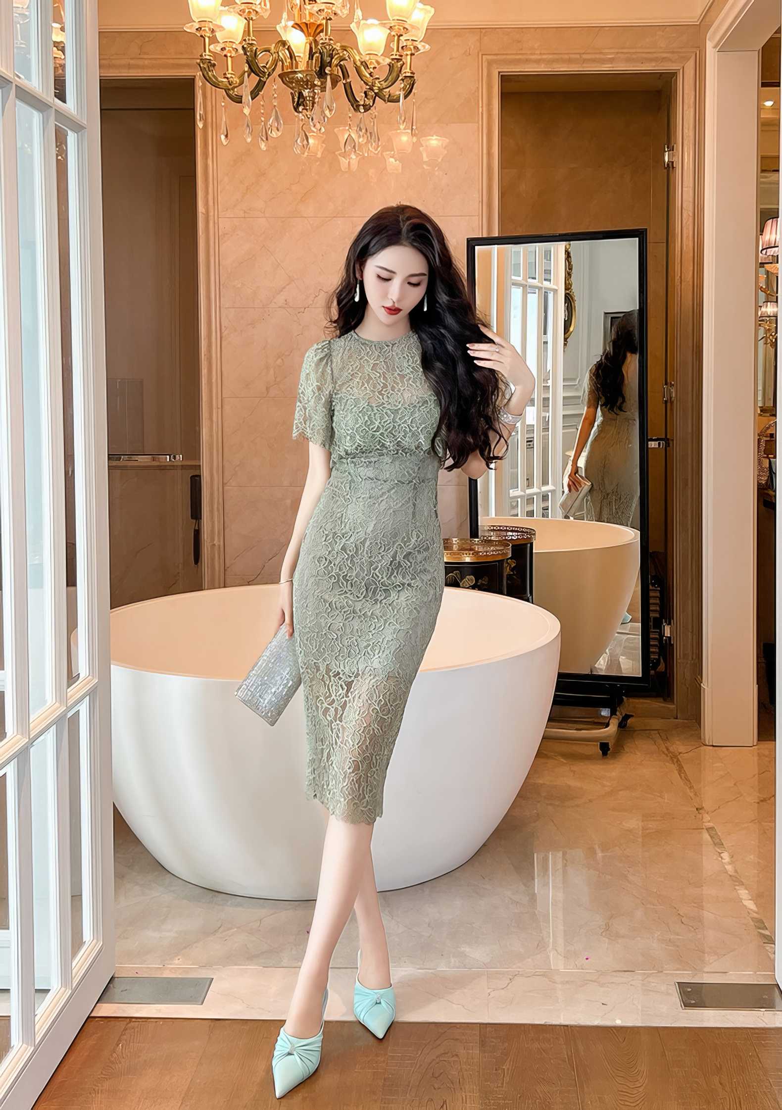 Slim Fit Lace Detailed Midi Dress