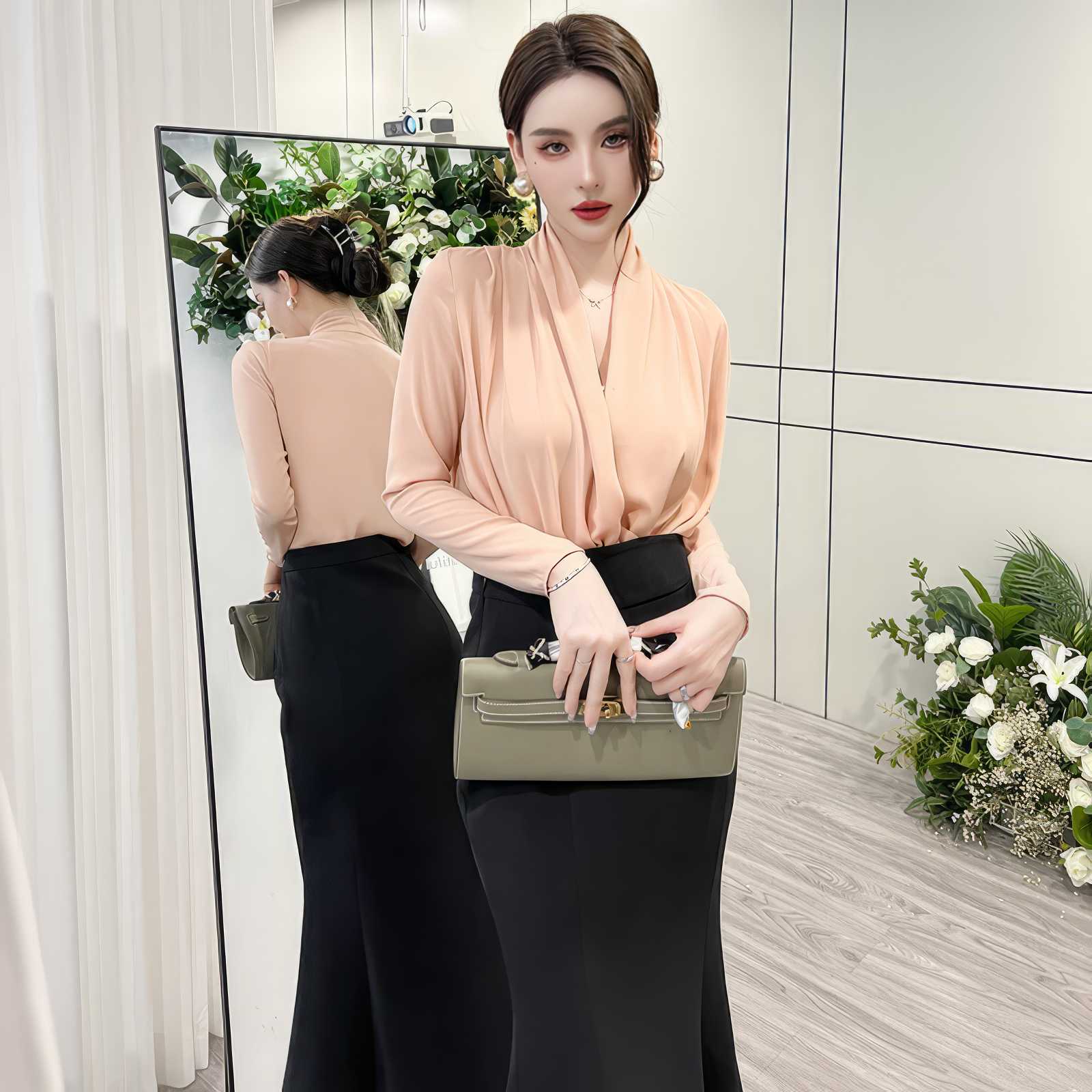 Solid Color Pleated Long Sleeve Blouse