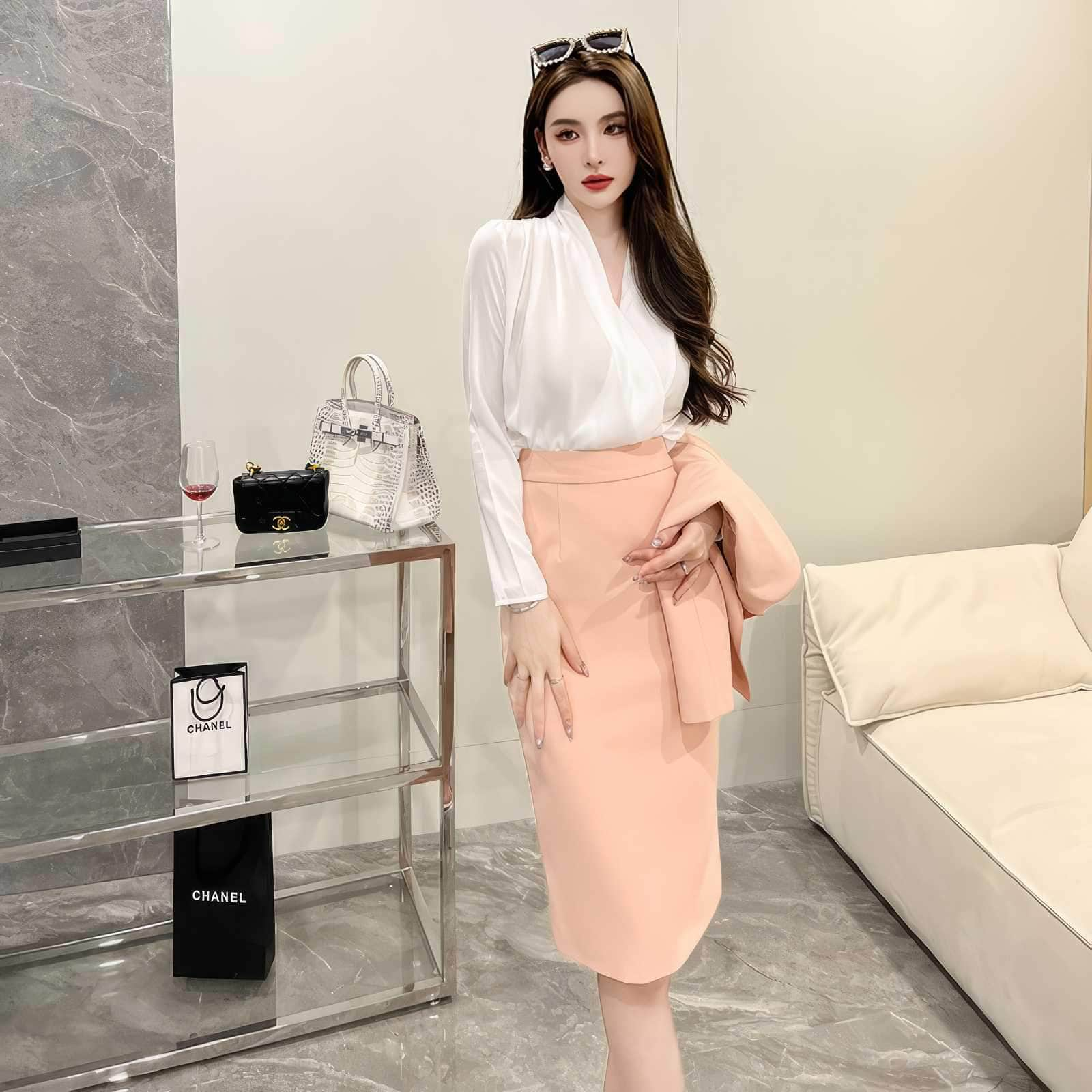 Solid Color Pleated Long Sleeve Blouse