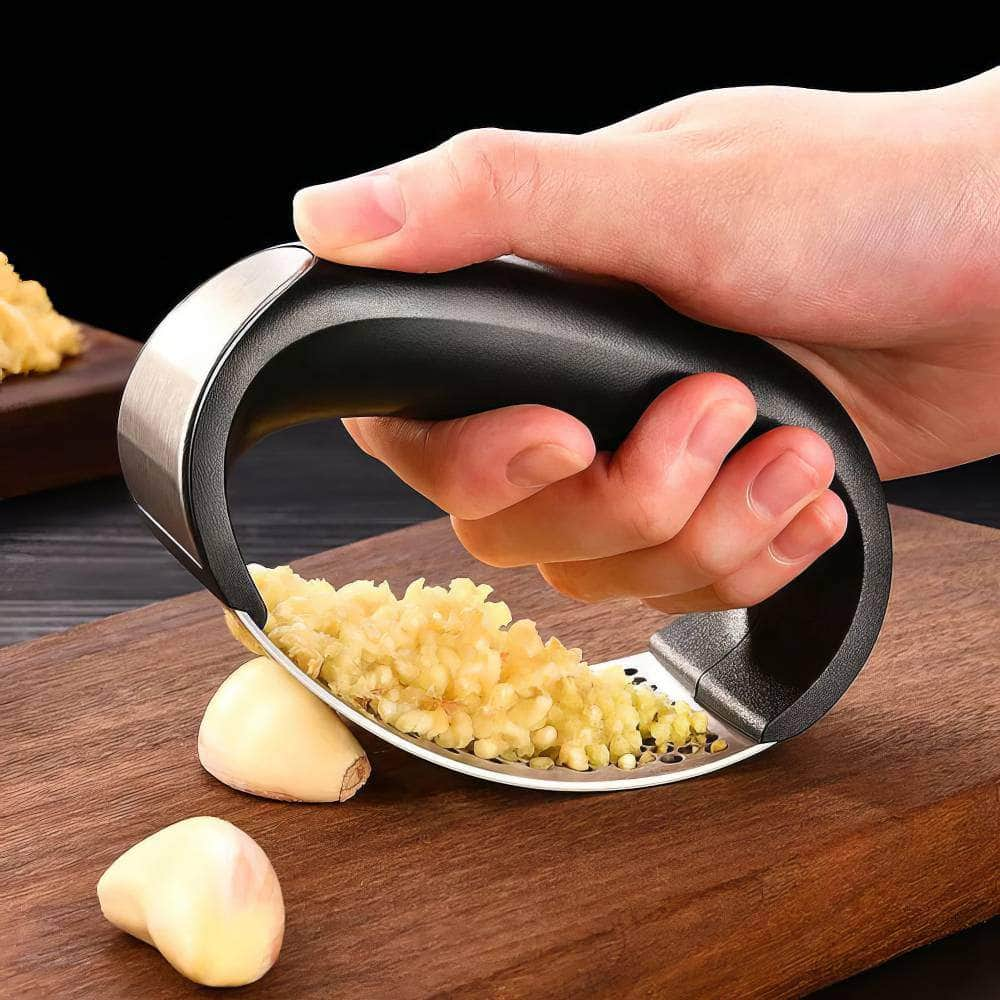 Stainless Steel Garlic Press: Manual Crusher and Mincer - Kitchen Gadget for Chopping Garlic, Fruit, and Vegetables Garlic Press