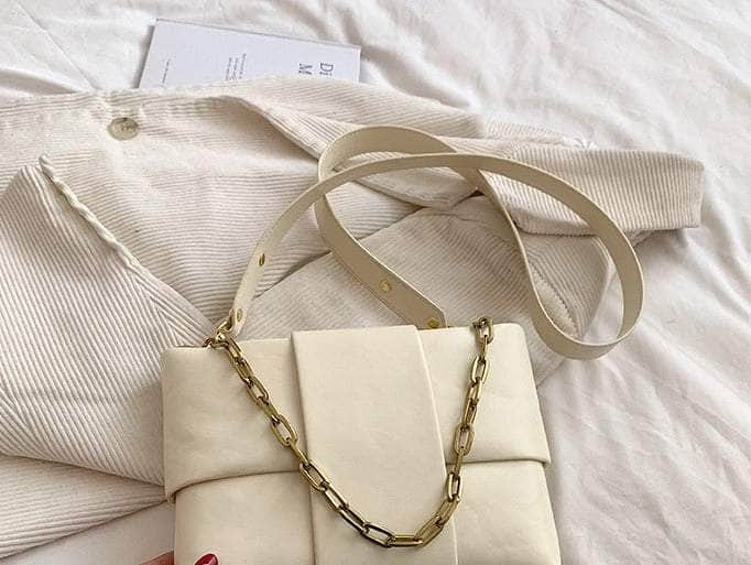 Stylish Crossbody Bag With Chain Shoulder Strap