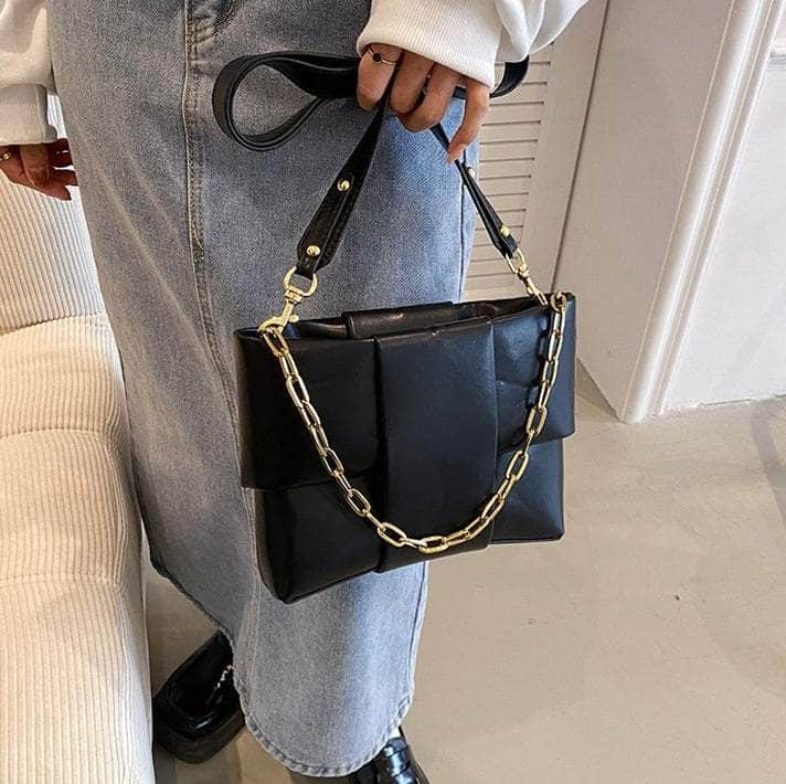 Stylish Crossbody Bag With Chain Shoulder Strap