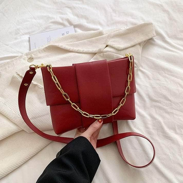 Stylish Crossbody Bag With Chain Shoulder Strap