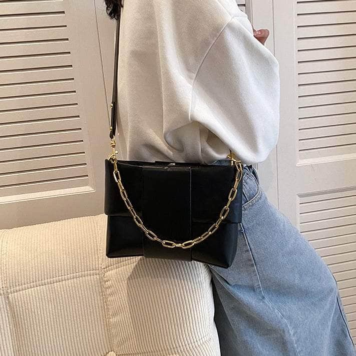 Stylish Crossbody Bag With Chain Shoulder Strap