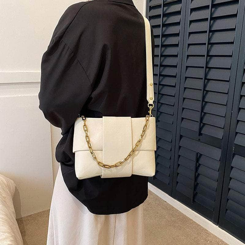 Stylish Crossbody Bag With Chain Shoulder Strap