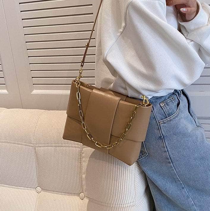 Stylish Crossbody Bag With Chain Shoulder Strap