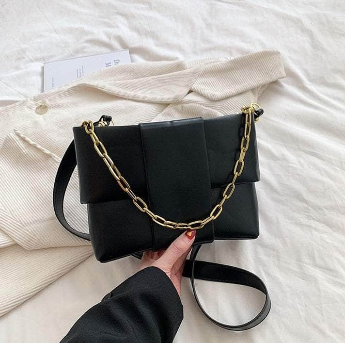 Stylish Crossbody Bag With Chain Shoulder Strap