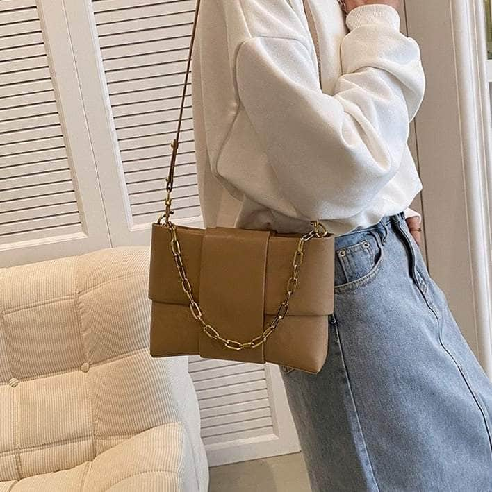 Stylish Crossbody Bag With Chain Shoulder Strap