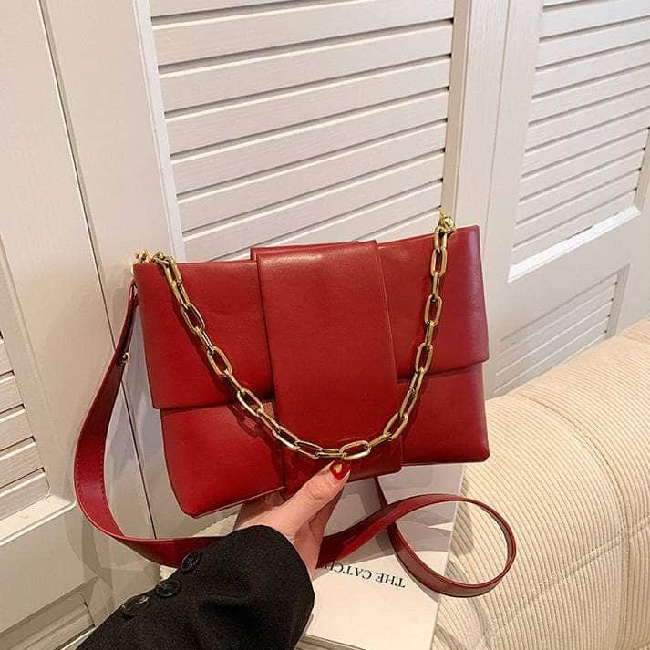 Stylish Crossbody Bag With Chain Shoulder Strap