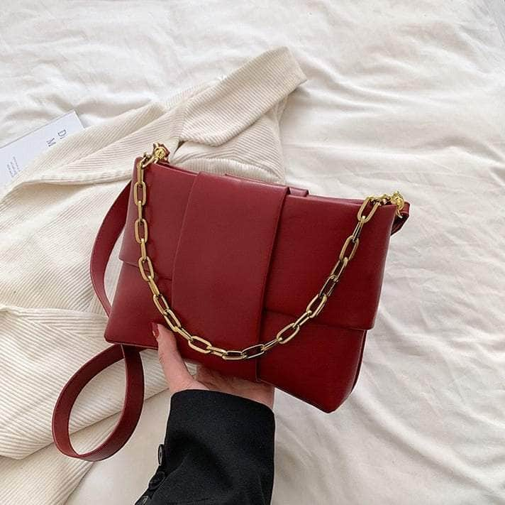 Stylish Crossbody Bag With Chain Shoulder Strap