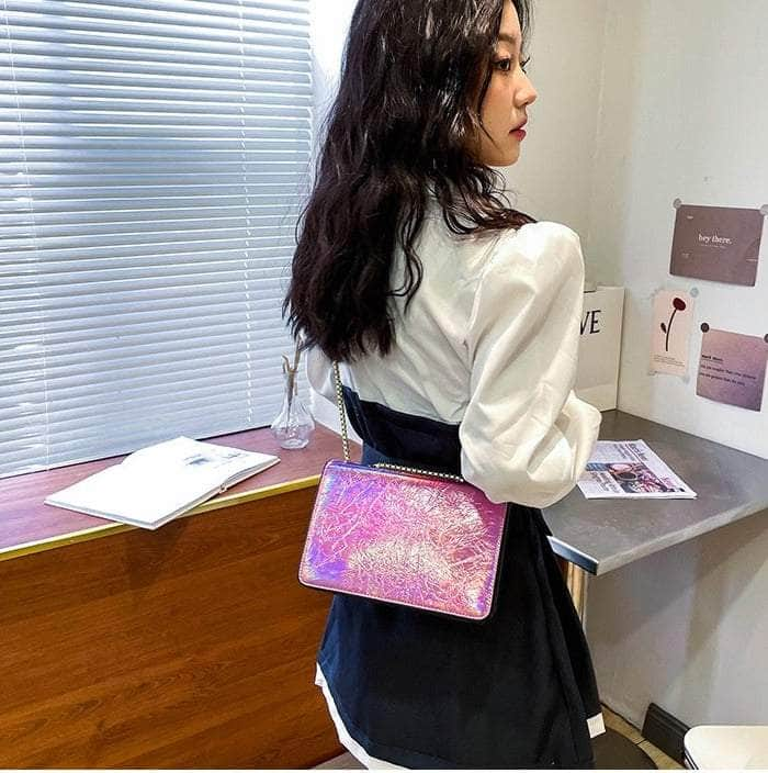 Stylish Crossbody Leather Bag with Chain Strap