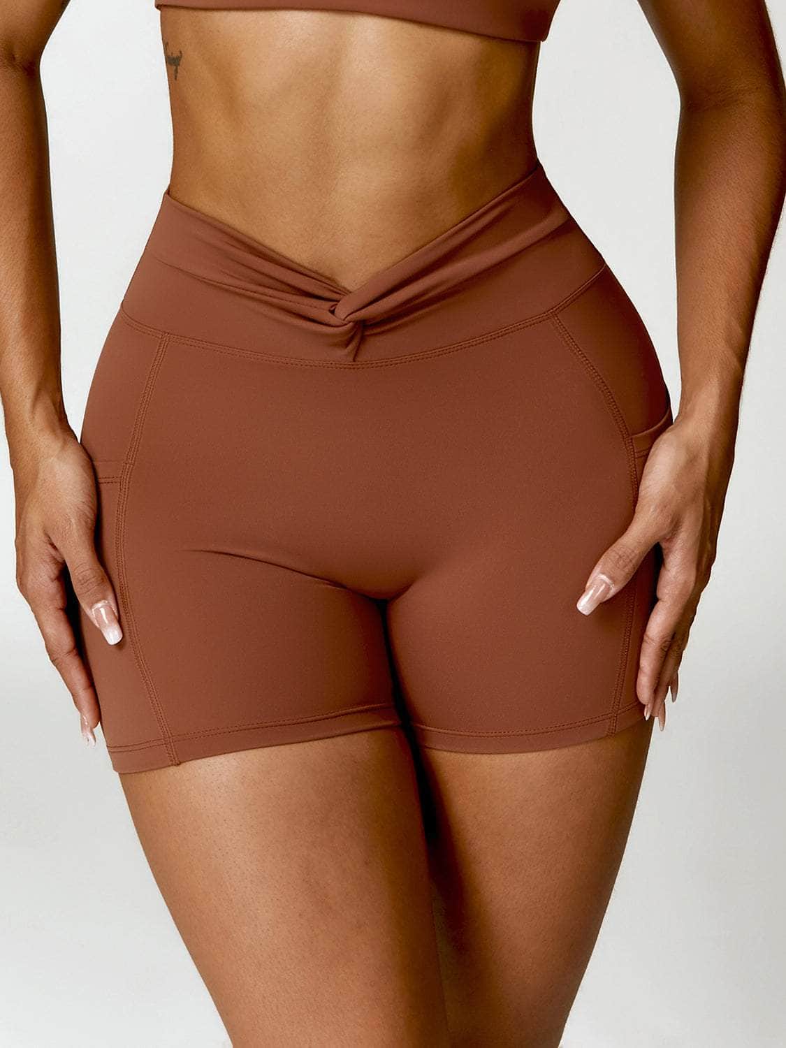 Twisted High Waist Active Shorts with Pockets Chestnut / S