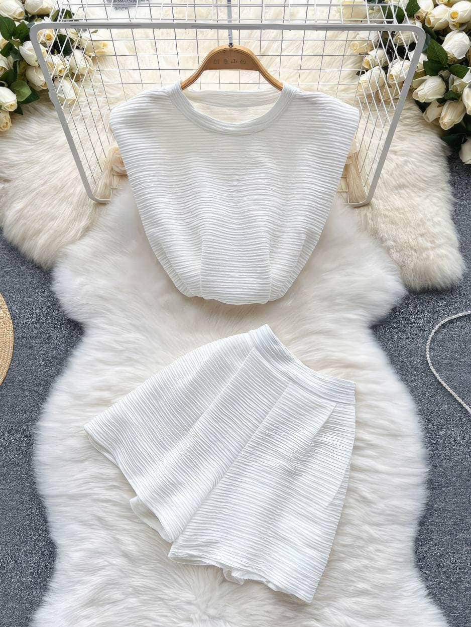 Two-Piece Pleated Sleeveless Top with Shorts M / White