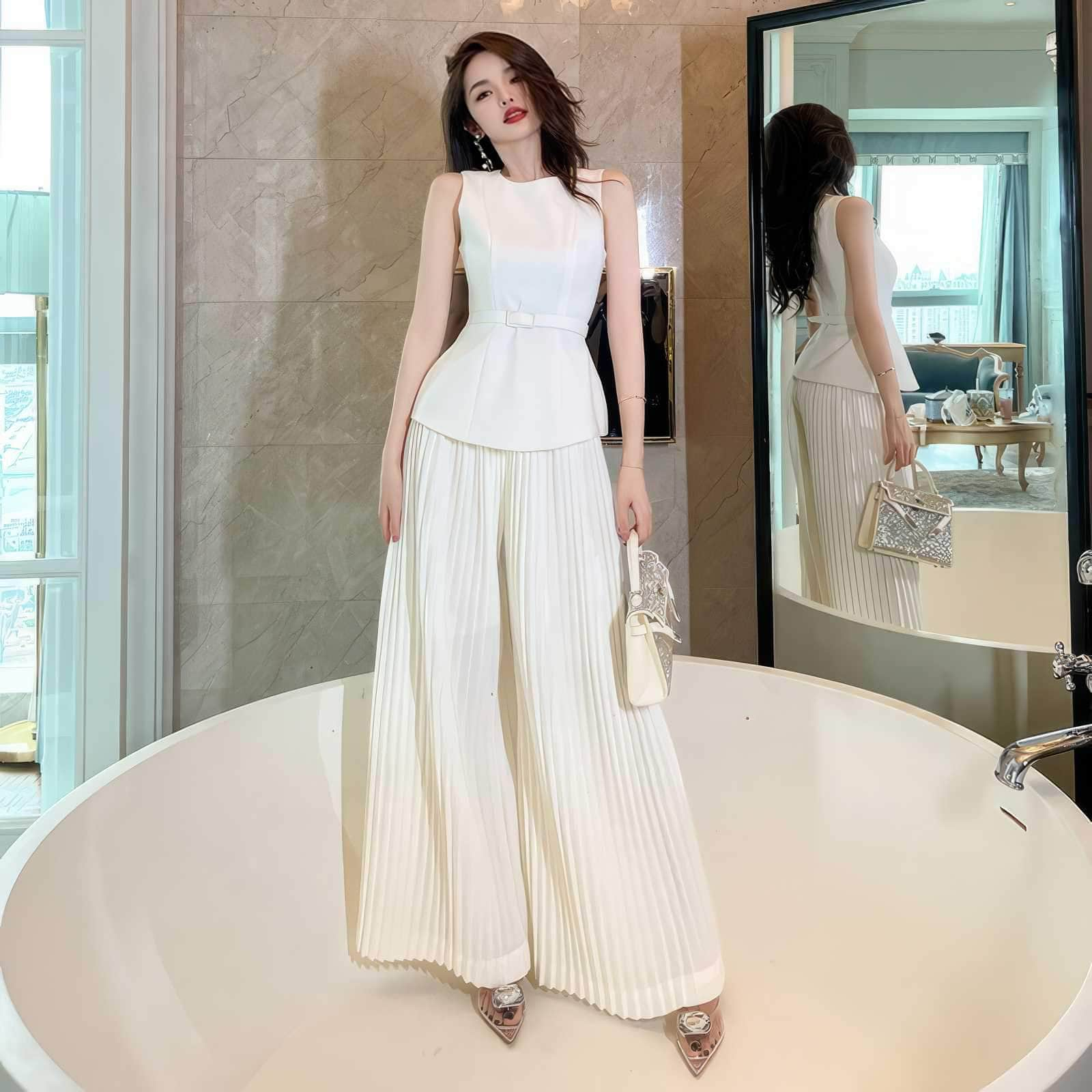 Two-Piece Sleeveless Pleated Wide-Leg Pants