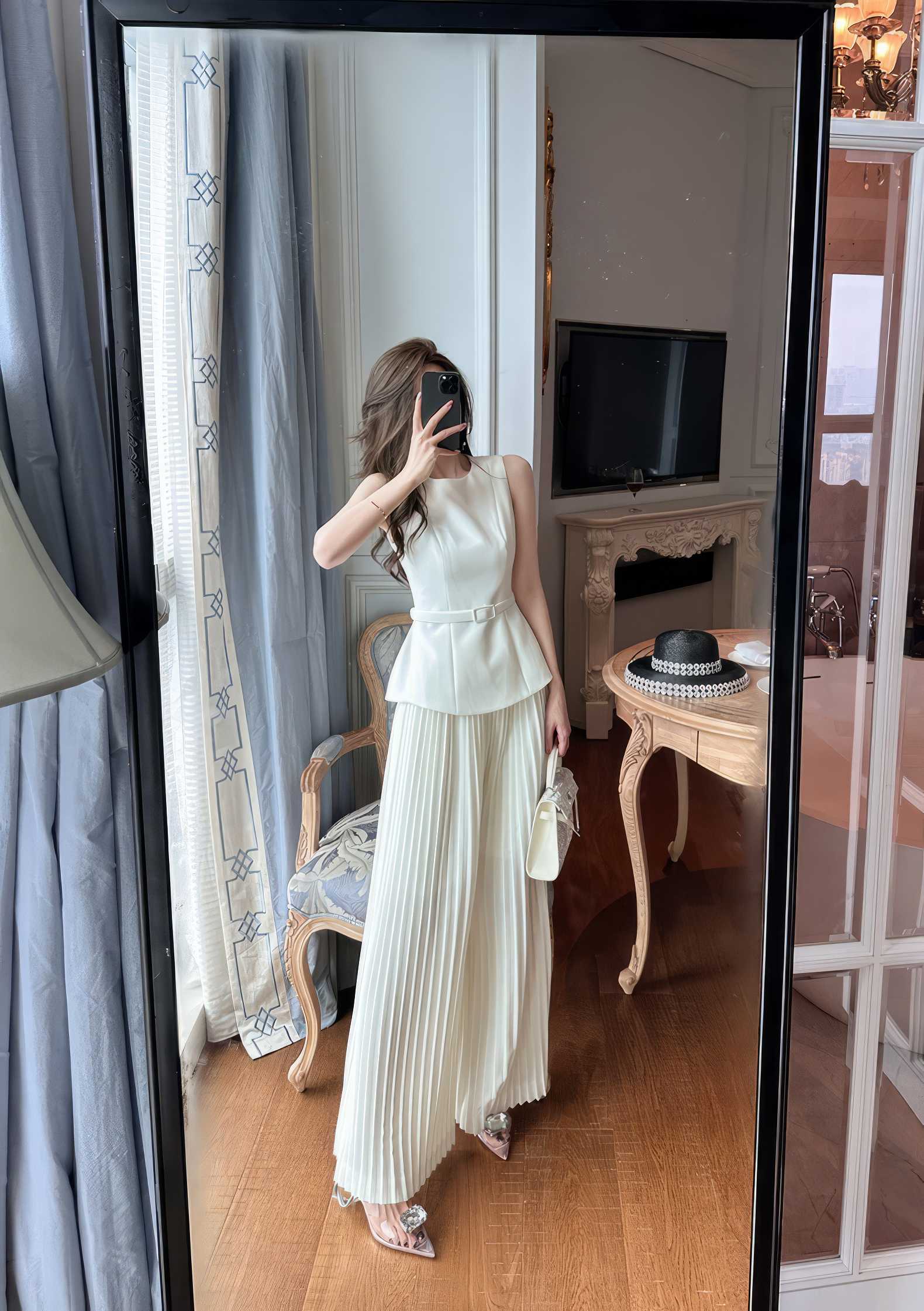 Two-Piece Sleeveless Pleated Wide-Leg Pants