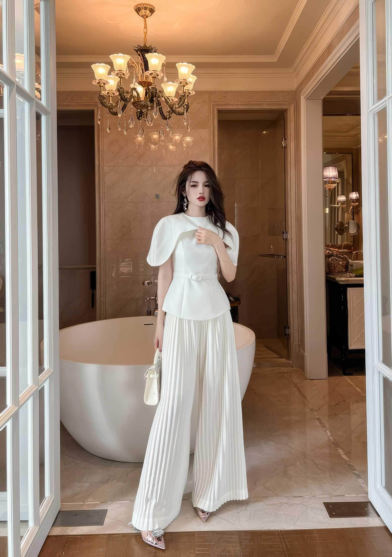 Two-Piece Sleeveless Pleated Wide-Leg Pants