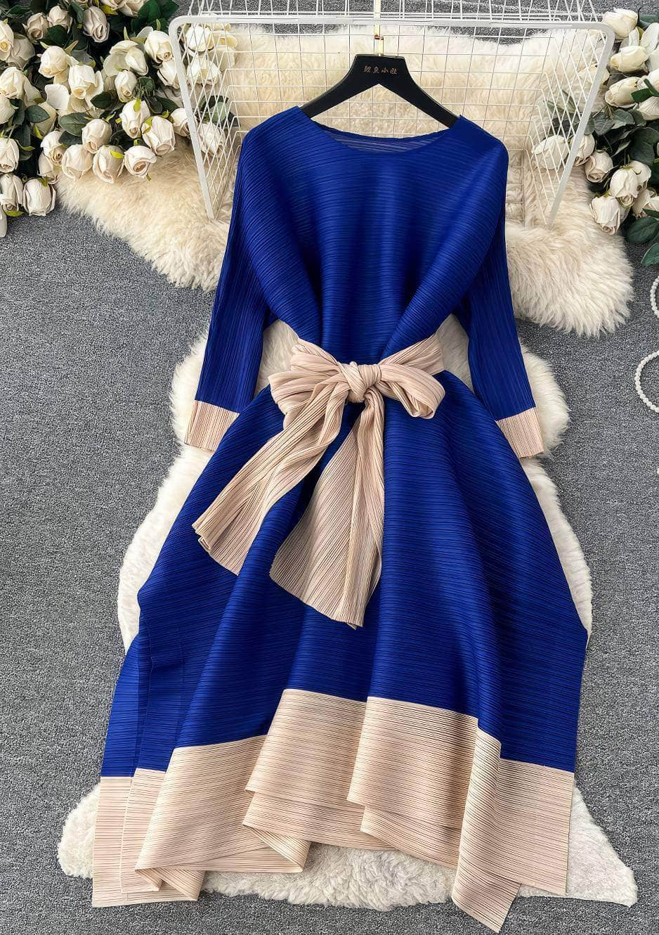 Two-Toned Mesh Bow Detailed Loose Dress