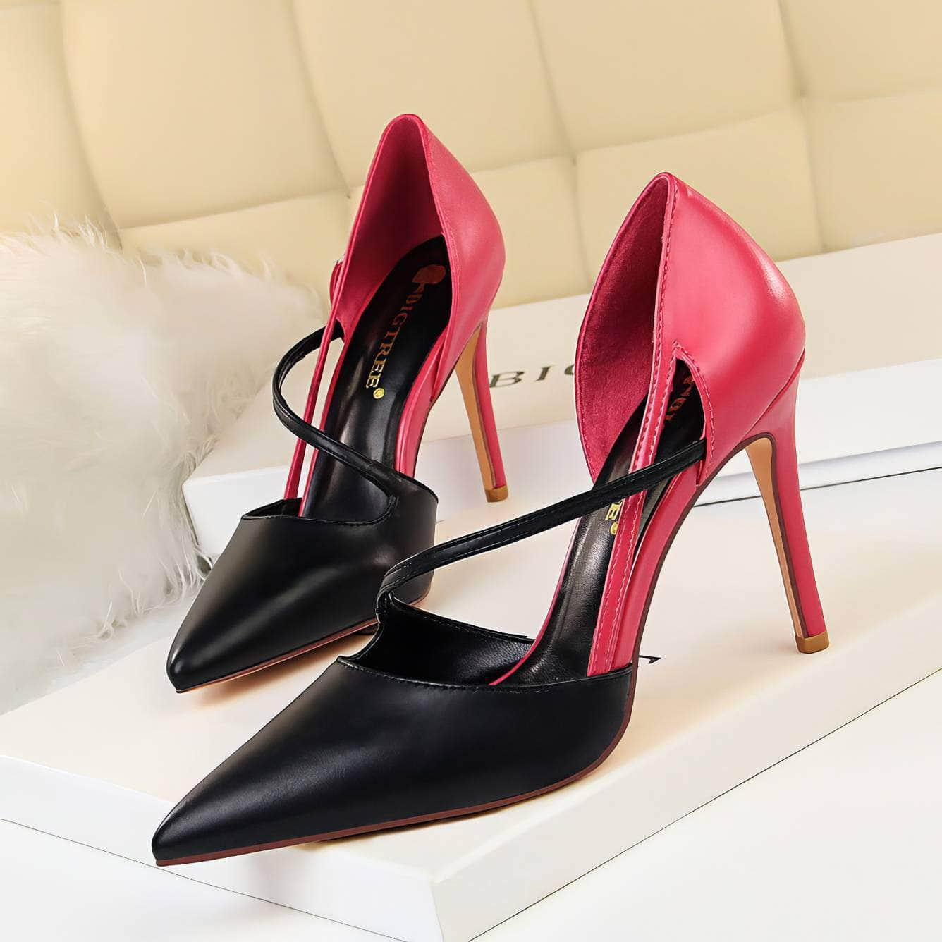 Two-Toned Side Strap Court Heels EU 33 / Black / 9.5CM