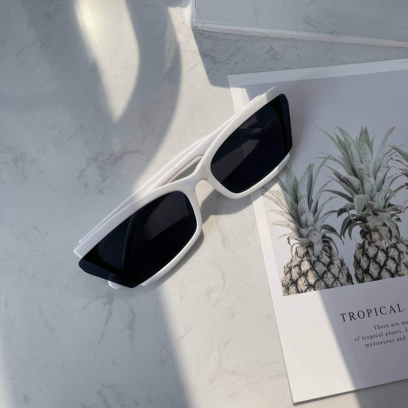 Unique Sleek Frame Sunglasses